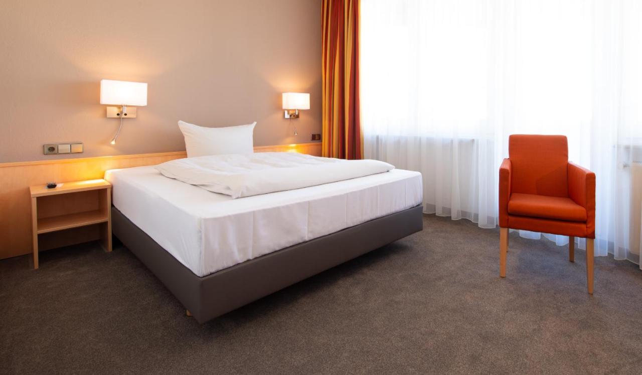ARAMIS Tagungs- und Sporthotel Gäufelden Exterior foto
