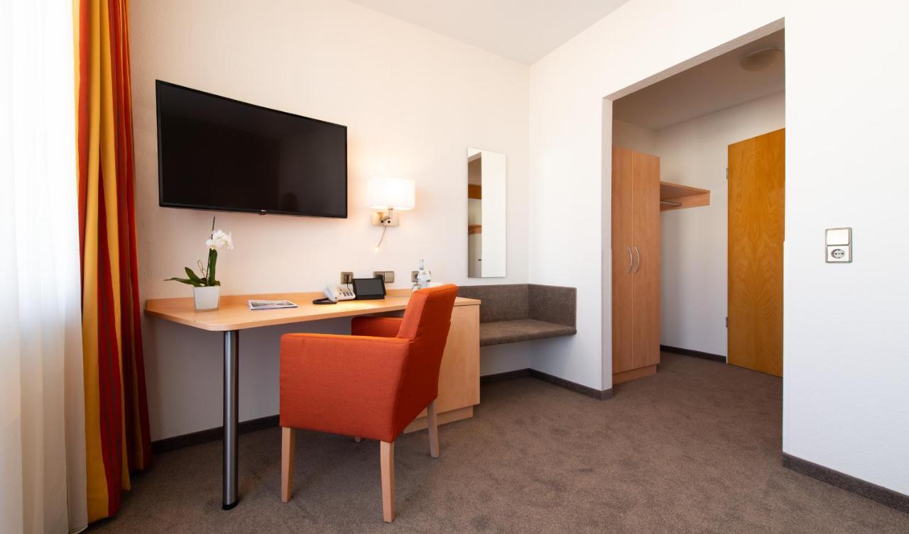 ARAMIS Tagungs- und Sporthotel Gäufelden Exterior foto