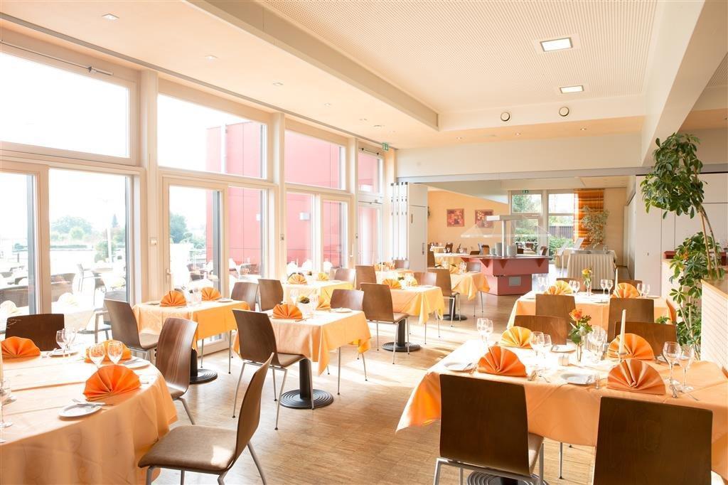 ARAMIS Tagungs- und Sporthotel Gäufelden Exterior foto