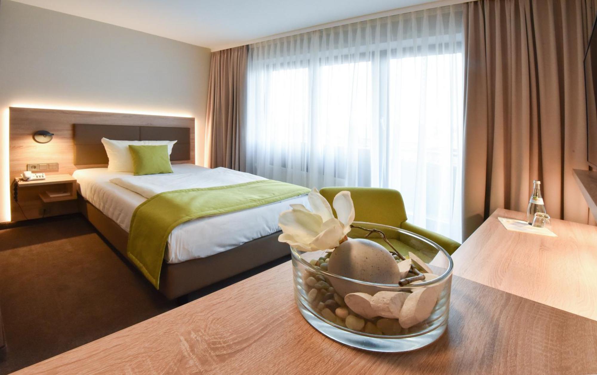ARAMIS Tagungs- und Sporthotel Gäufelden Exterior foto