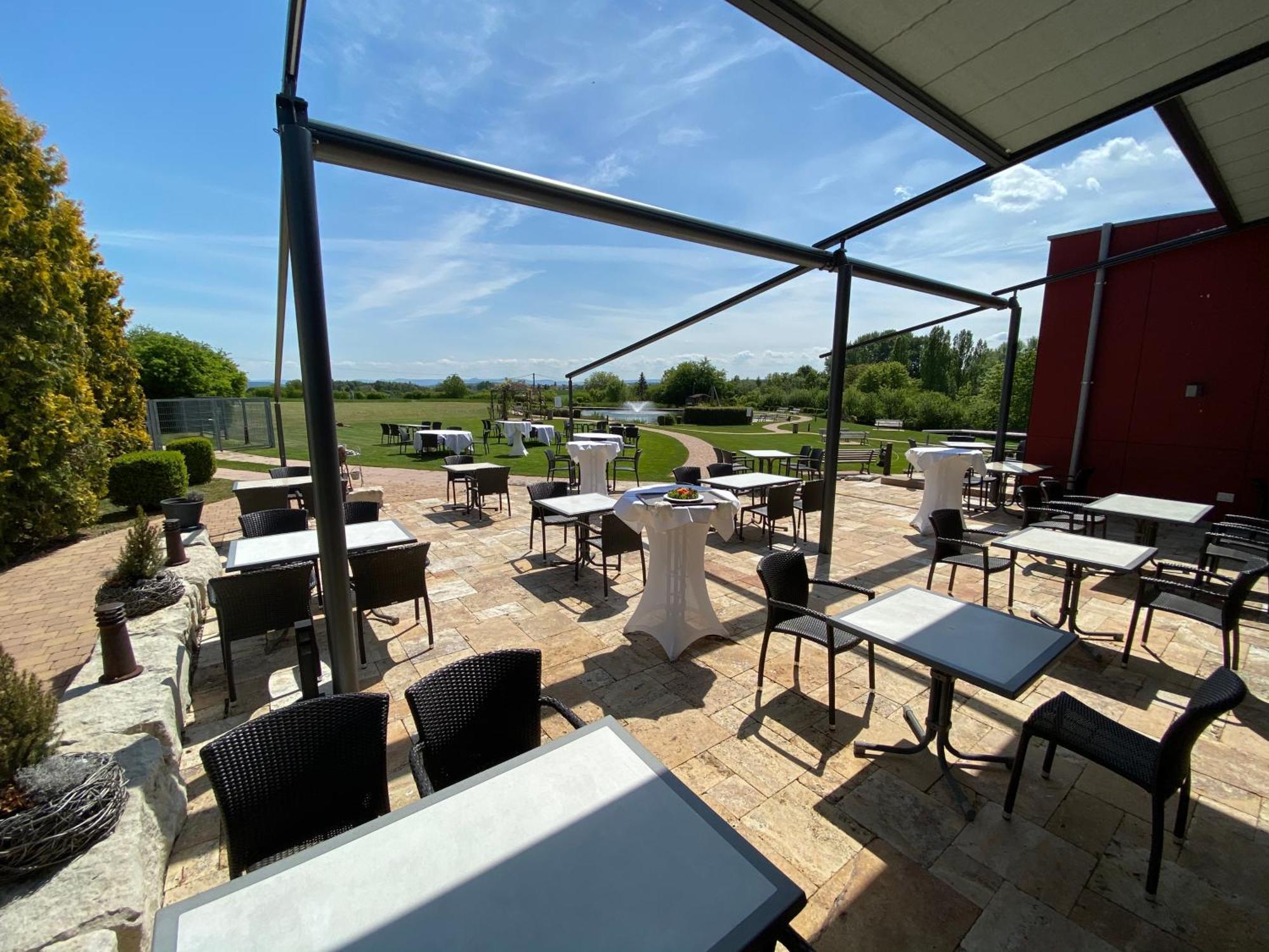 ARAMIS Tagungs- und Sporthotel Gäufelden Exterior foto