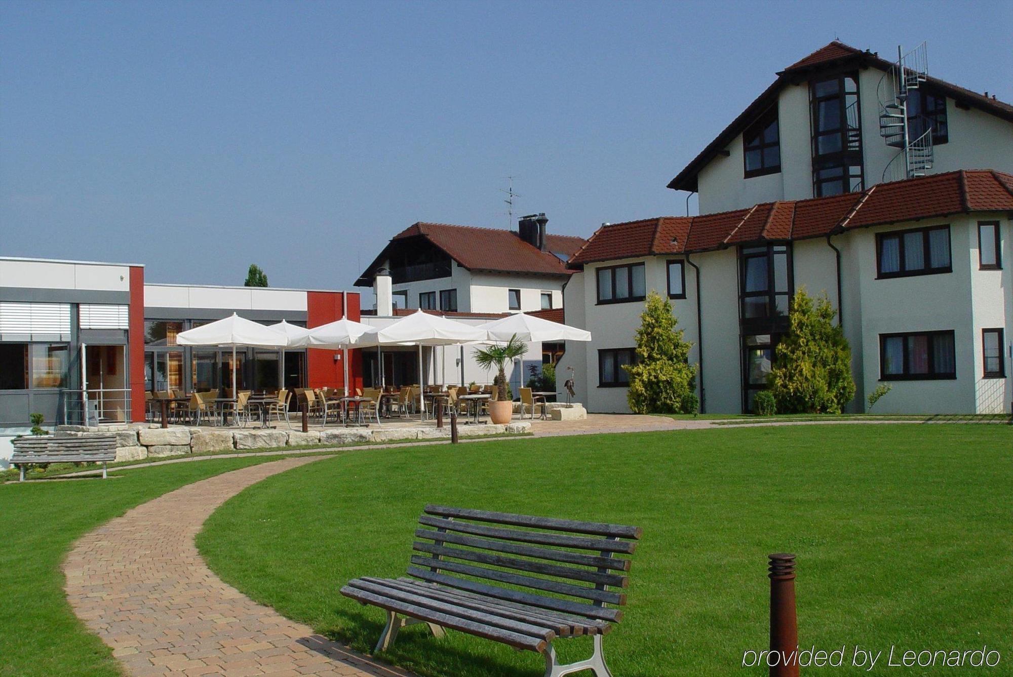 ARAMIS Tagungs- und Sporthotel Gäufelden Exterior foto