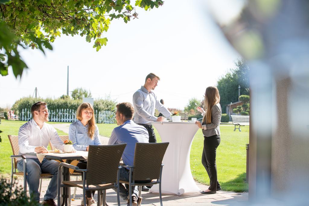 ARAMIS Tagungs- und Sporthotel Gäufelden Exterior foto
